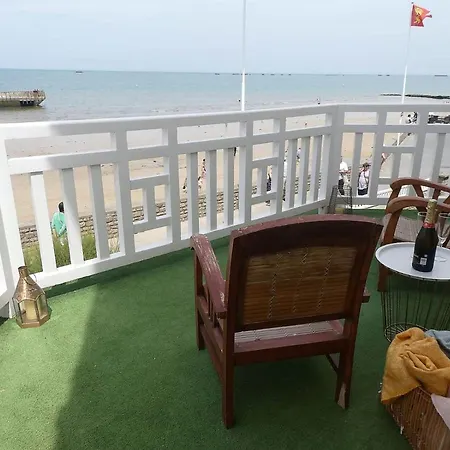 Apartment Evasion Vue Pontons Du D-day, Quai Arromanches-les-Bains